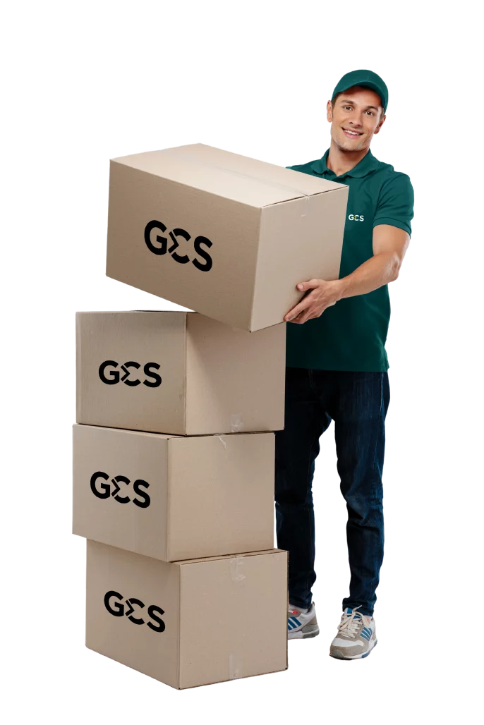 Team Global Courier Service al lavoro in magazzino